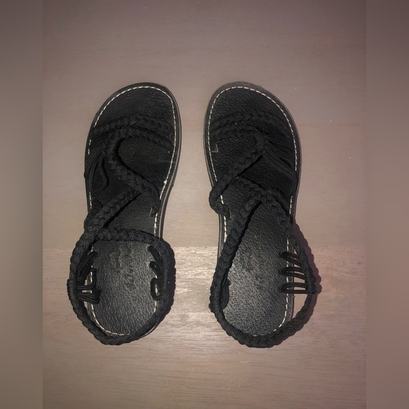 BLACK open toe flats size 6​ - Picture 1 of 3